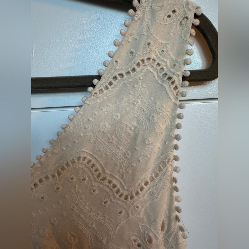 NWT House of Harlow 1960 Drop Waist Cream Eyelet Midi Dress
Size 10 - Picture 5 of 9